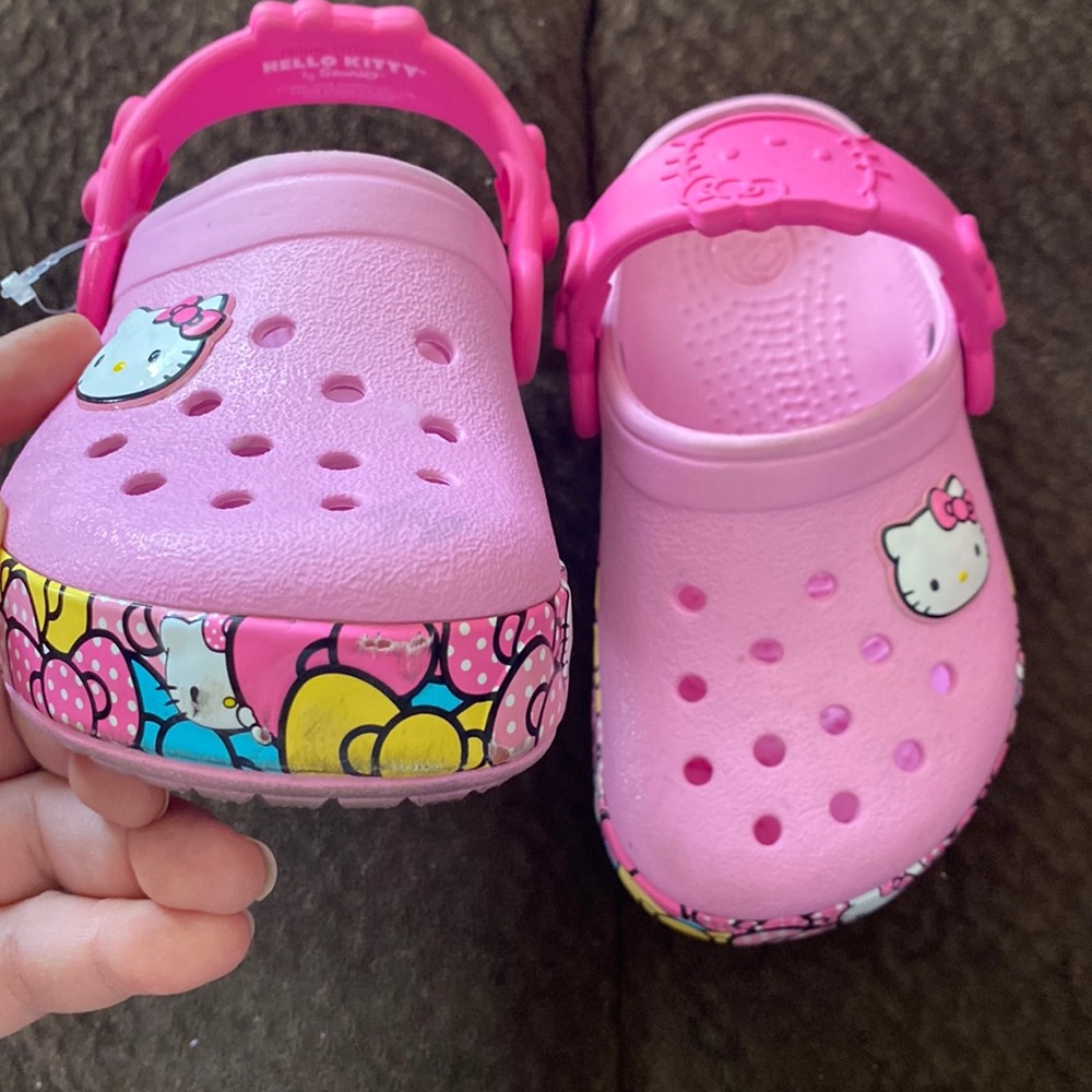 Hello Kitty CROCS